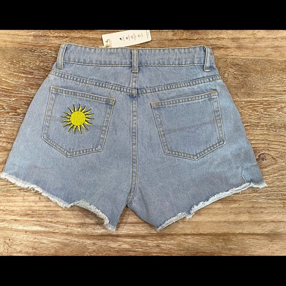 🍍3/$18 Cutoff Distressed Shorts with Sun Pocket Detail